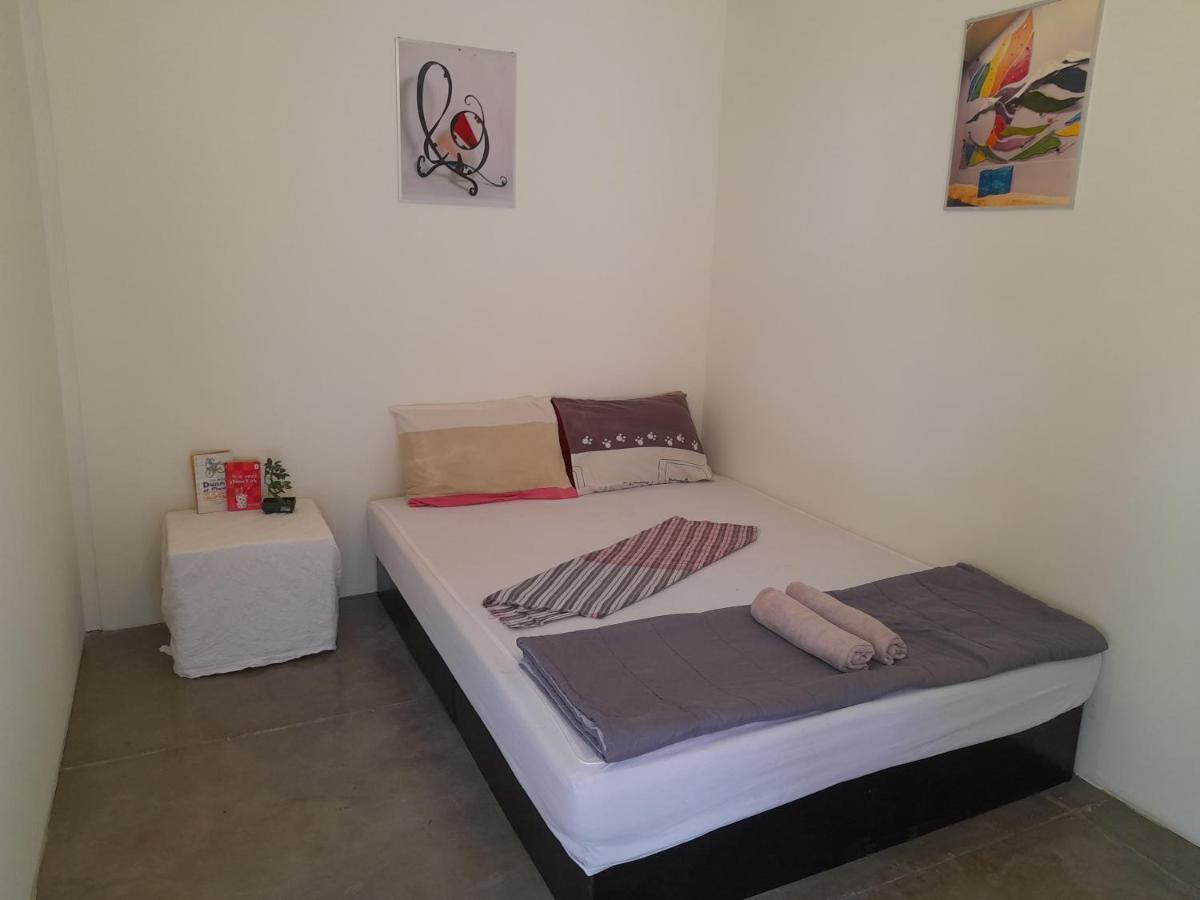 Phayam Hostel パヤム島 部屋 写真