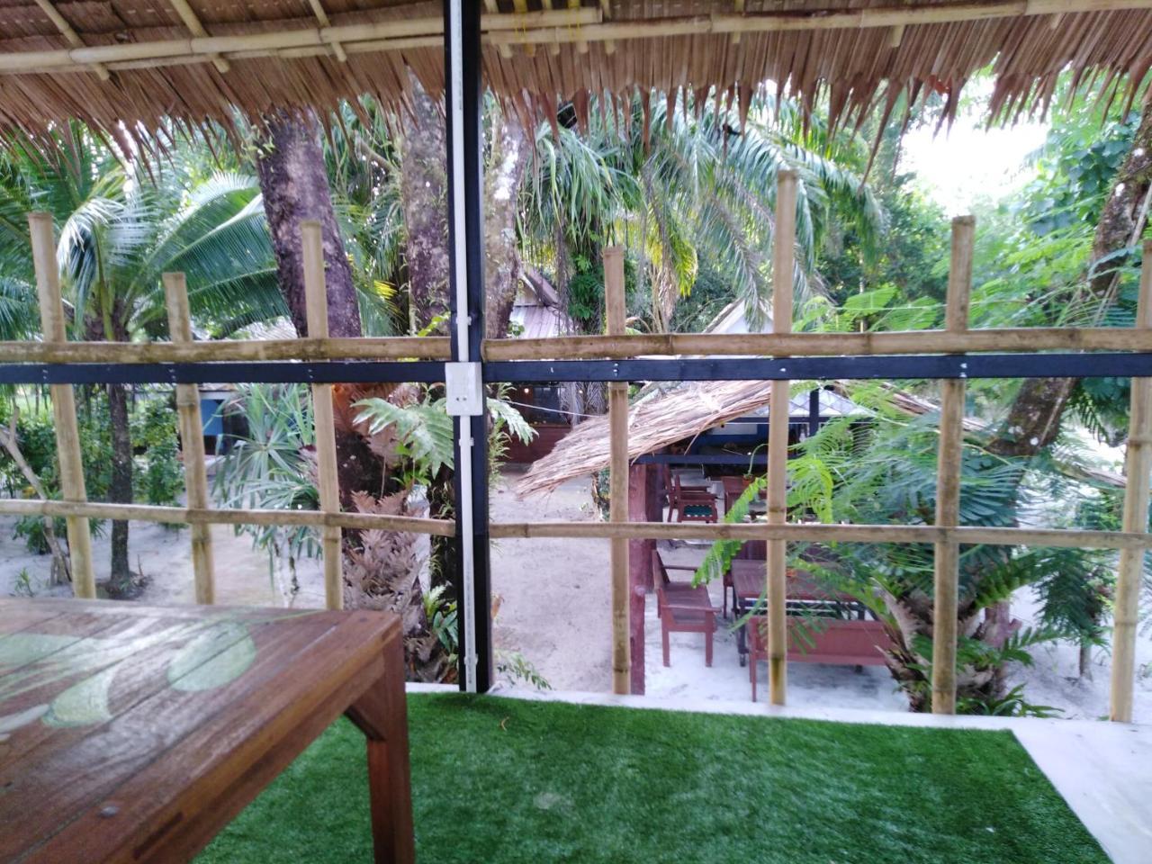 Phayam Hostel パヤム島 エクステリア 写真
