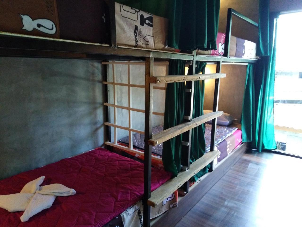 Phayam Hostel パヤム島 エクステリア 写真