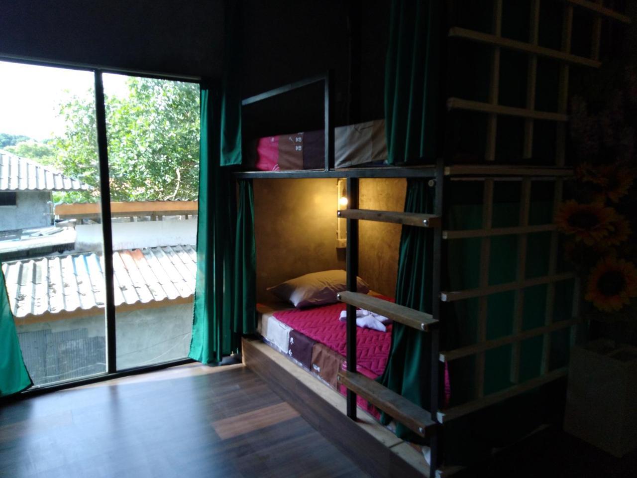 Phayam Hostel パヤム島 エクステリア 写真