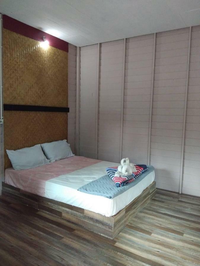 Phayam Hostel パヤム島 エクステリア 写真
