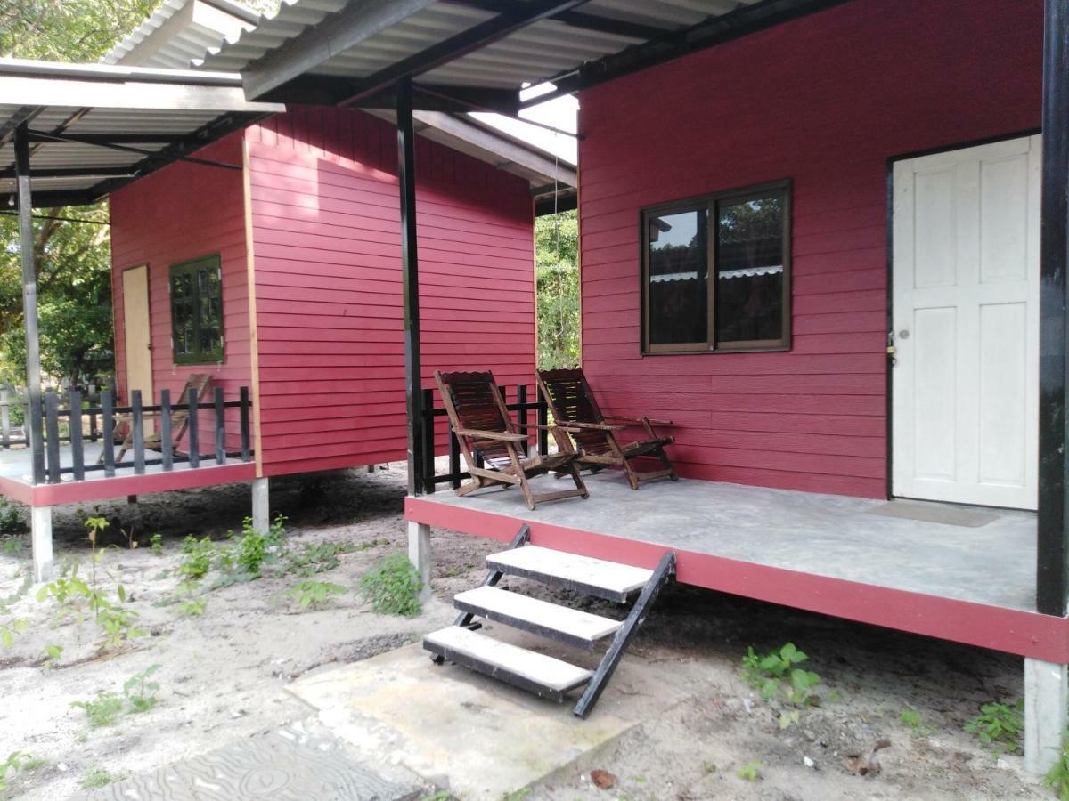 Phayam Hostel パヤム島 エクステリア 写真