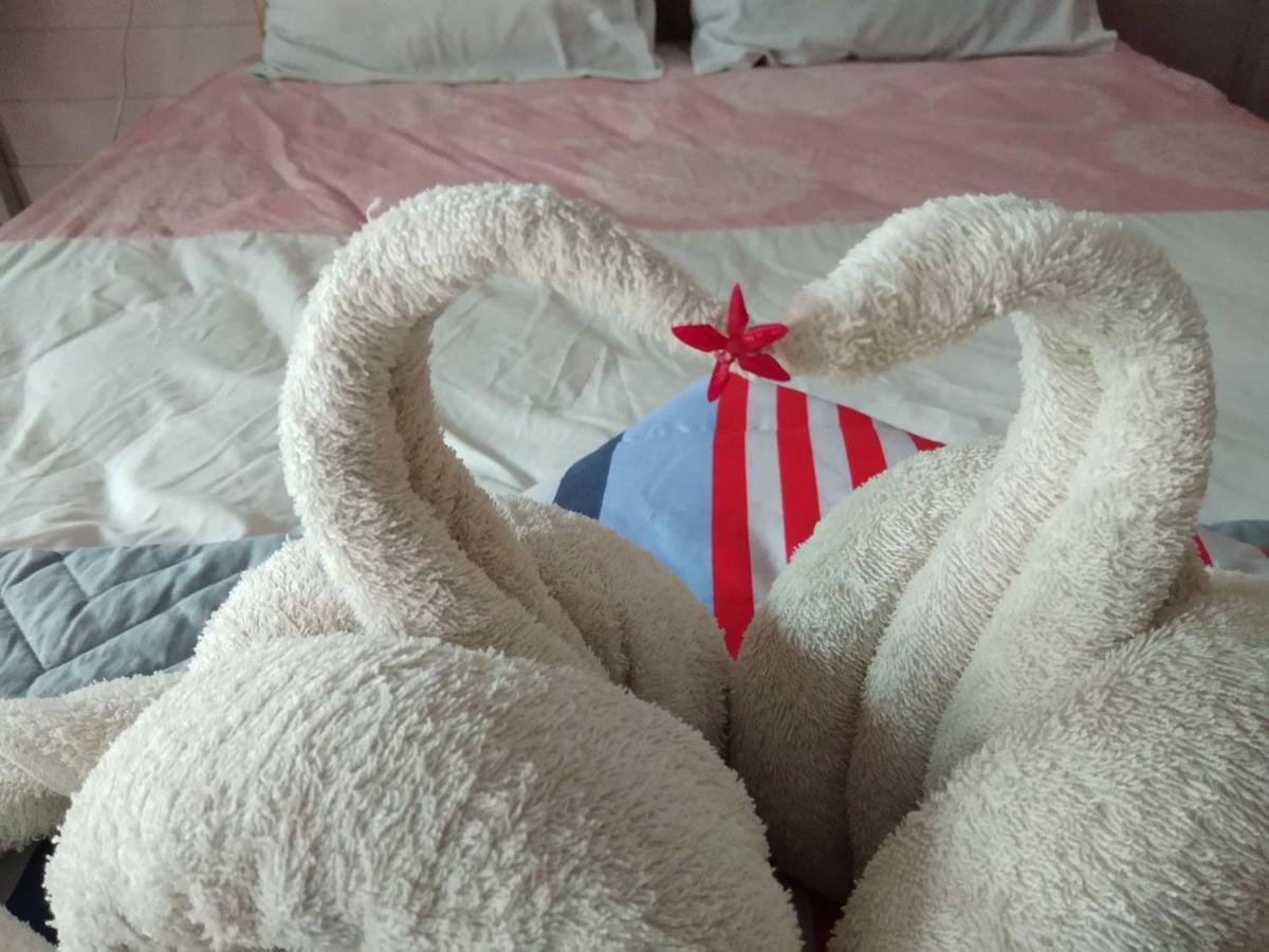 Phayam Hostel パヤム島 エクステリア 写真
