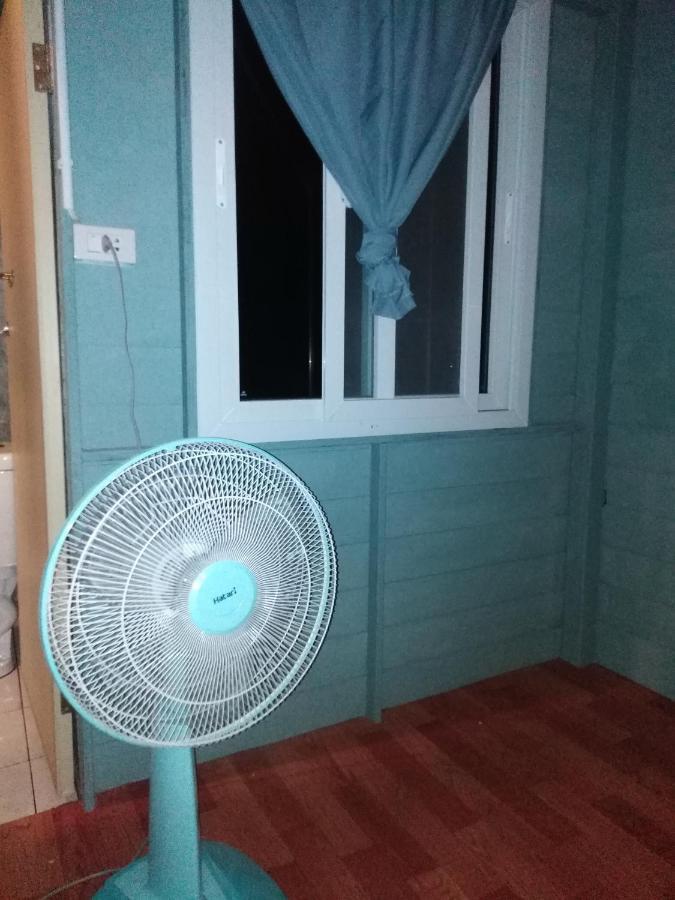 Phayam Hostel パヤム島 エクステリア 写真