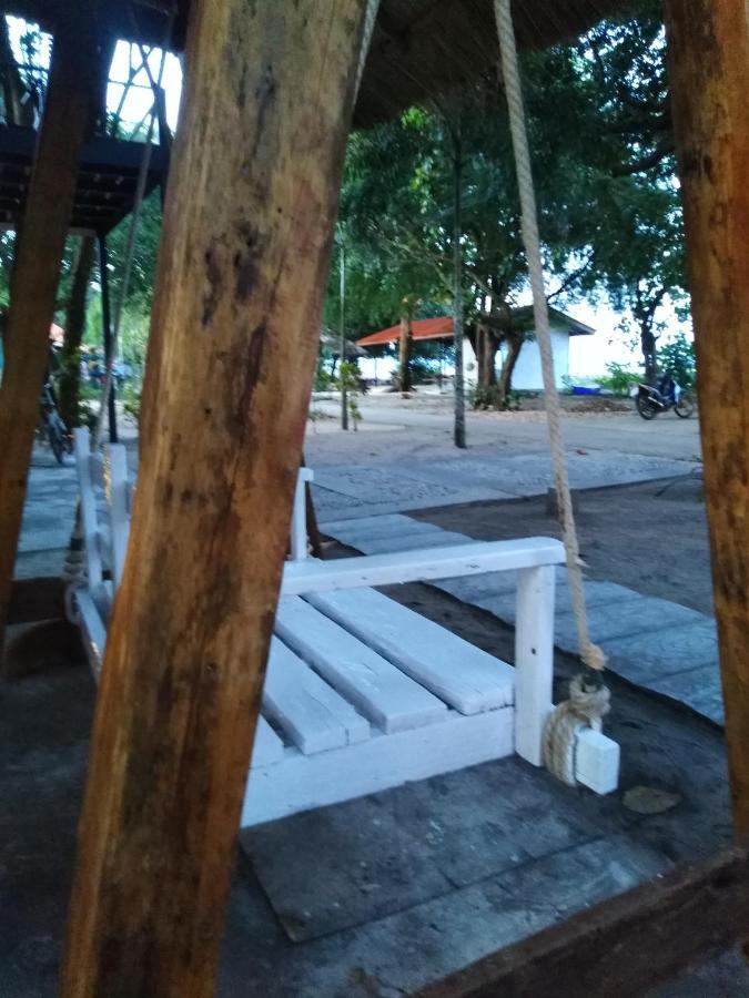 Phayam Hostel パヤム島 エクステリア 写真
