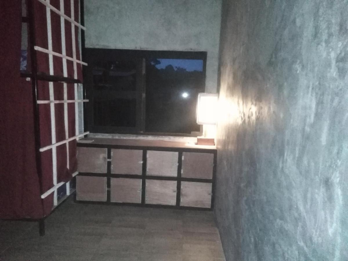 Phayam Hostel パヤム島 エクステリア 写真