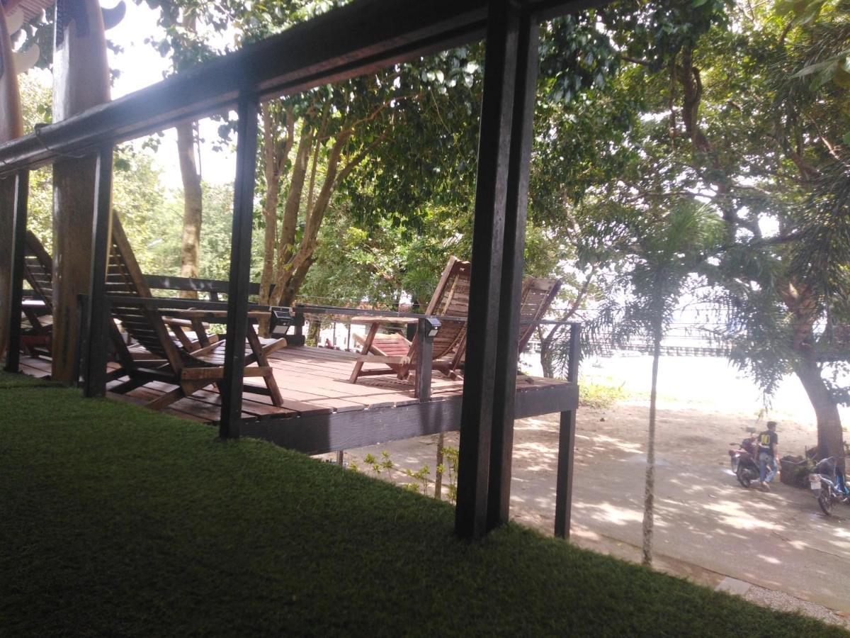 Phayam Hostel パヤム島 エクステリア 写真