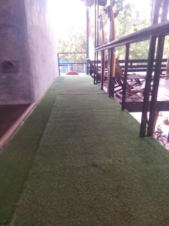 Phayam Hostel パヤム島 エクステリア 写真