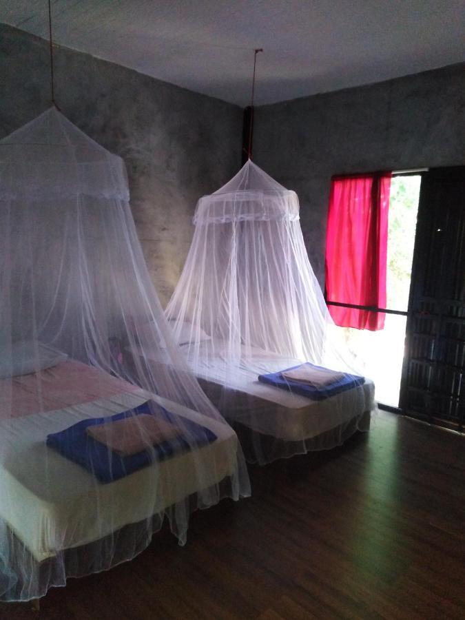 Phayam Hostel パヤム島 エクステリア 写真